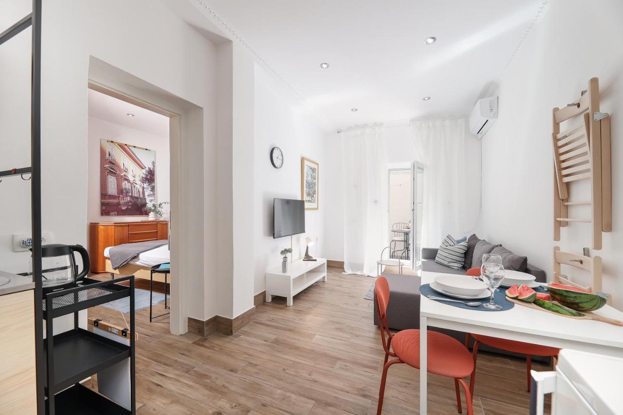 Apartment Feria 2 *